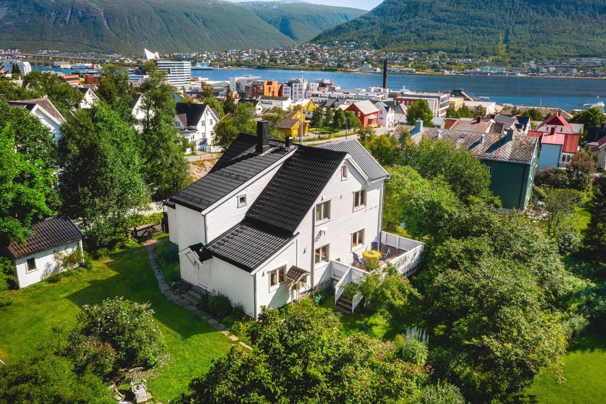 Historical Villa & Green Sanctuary In City Center Tromsø Eksteriør billede